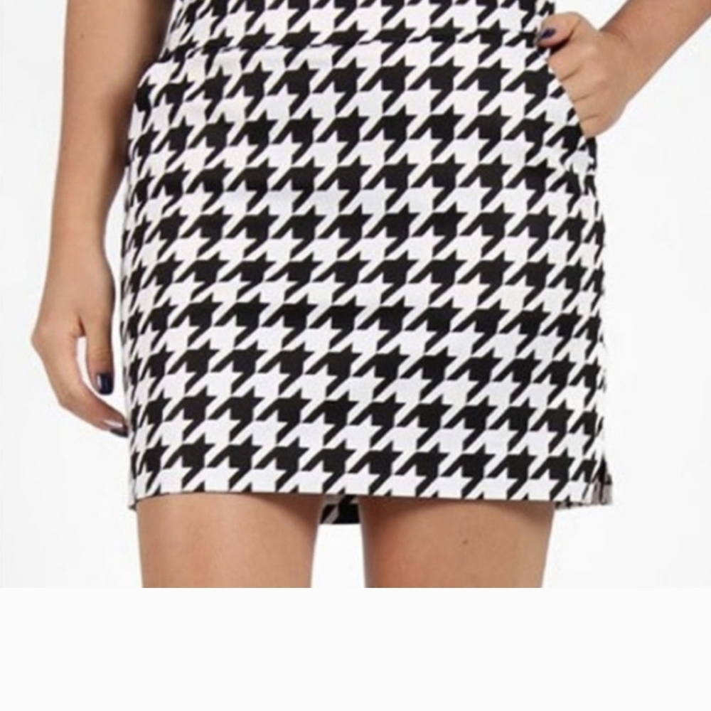 Loudmouth Black and White Houndstooth Skort Size 6